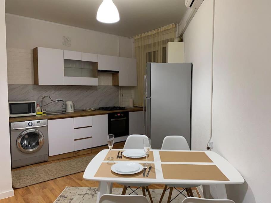 Center Of Chisinau 2 Rooms ภายนอก รูปภาพ